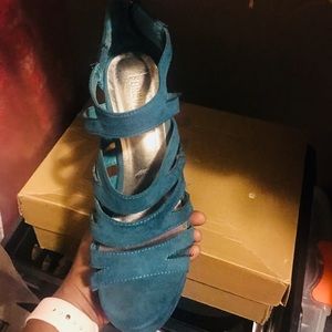 Wedge heels